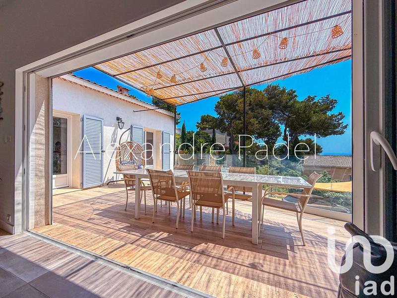 Maison - 270 m² - 10 pièces