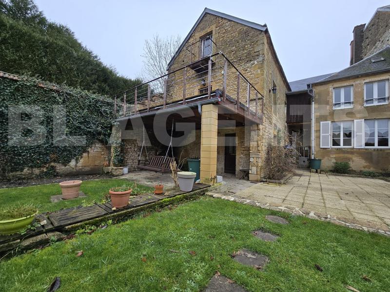 Maison - 260 m² - 10 pièces