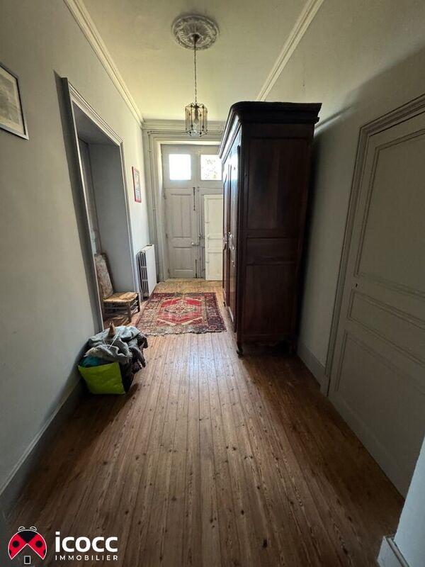 Demeure - 563 m² - 18 pièces