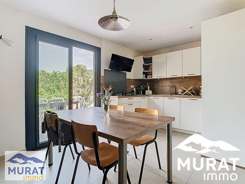 Maison - 170 m² - 8 pièces