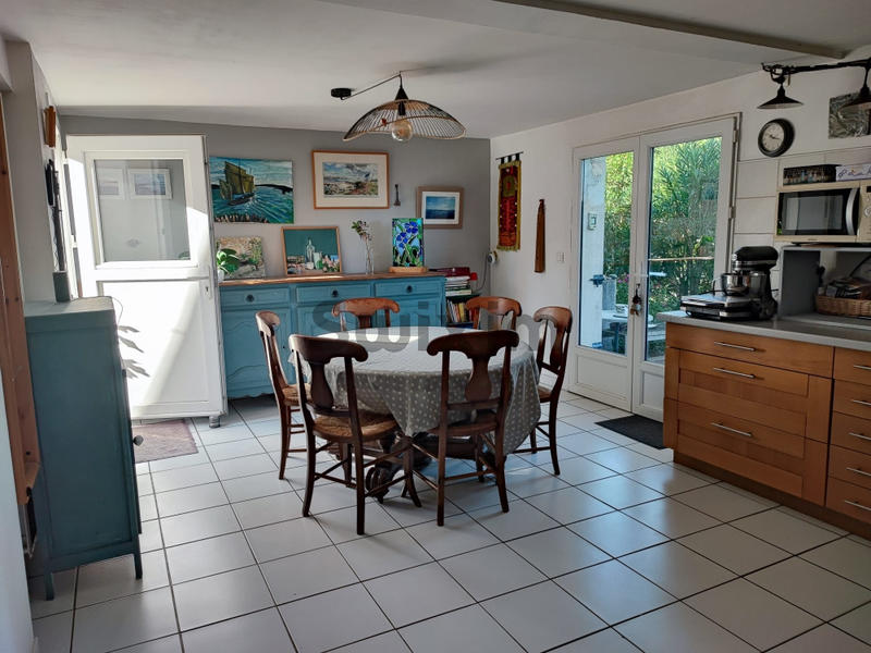 Propriété - 300 m² - 10 pièces