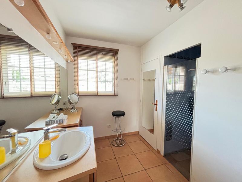 Maison - 236 m² - 5 pièces