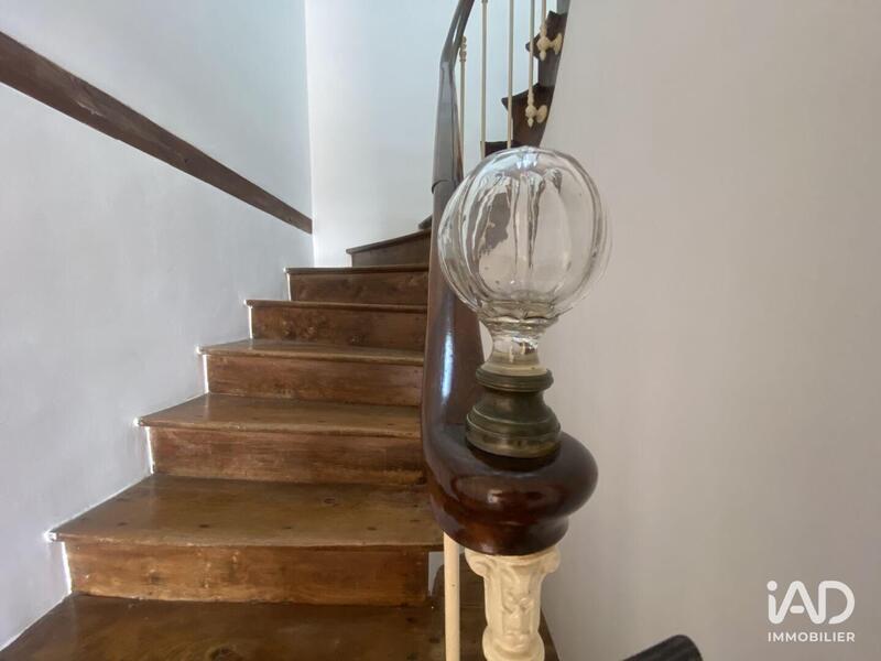 Maison - 300 m² - 6 pièces