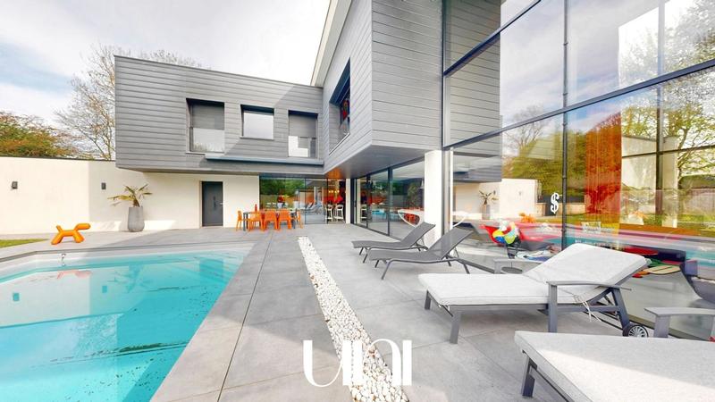 Maison - 316 m² - 8 pièces