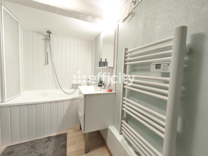 Maison - 176 m² - 9 pièces