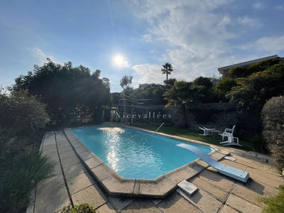 Maison - 158 m² - 8 pièces