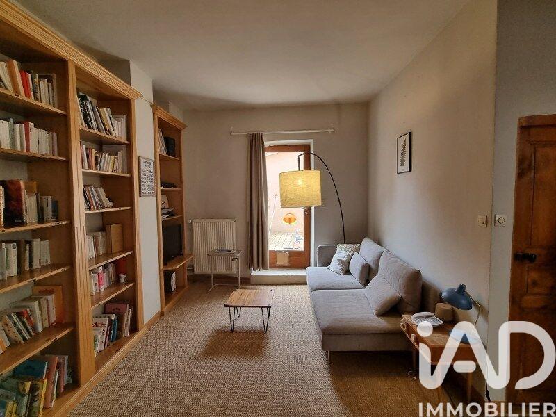 Maison - 236 m² - 8 pièces