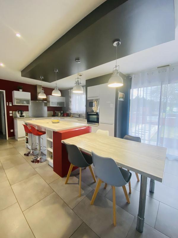 Villa - 233 m² - 9 pièces