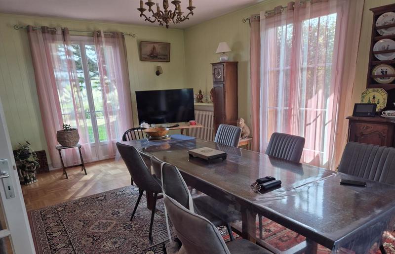 Maison - 184 m² - 8 pièces