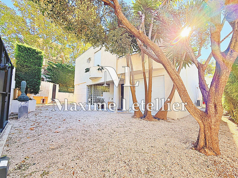 Maison contemporaine - 170 m² - 8 pièces