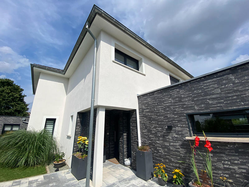 Maison - 216 m² - 8 pièces