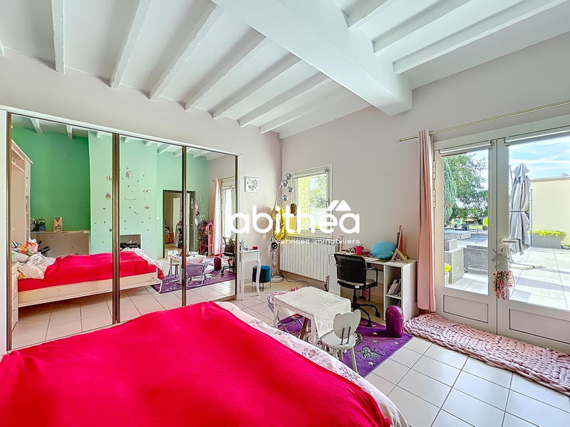 Propriété - 317 m² - 9 pièces