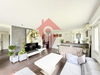 Maison - 163 m² - 10 pièces