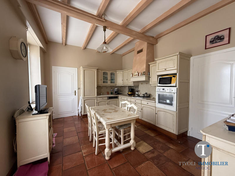 Maison traditionnelle - 200 m² - 6 pièces