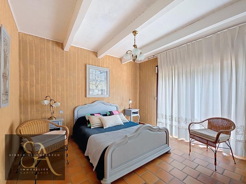 Maison - 250 m² - 13 pièces