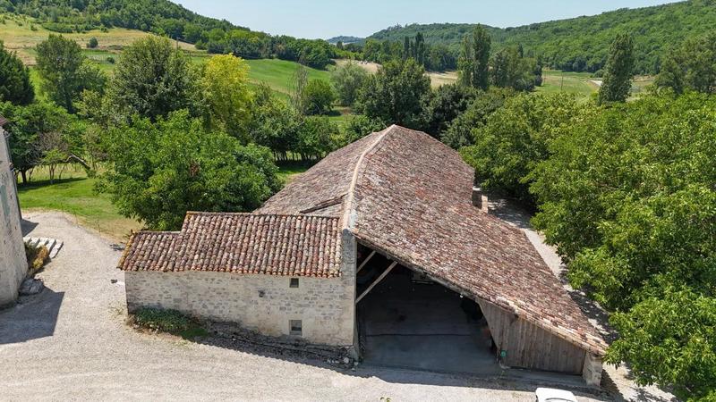 Corps de ferme - 319 m² - 9 pièces