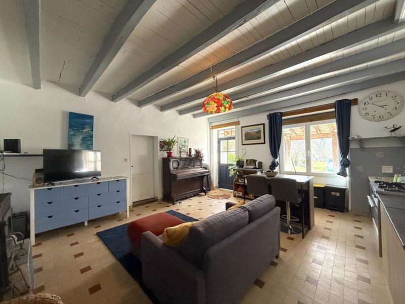 Maison - 250 m² - 11 pièces