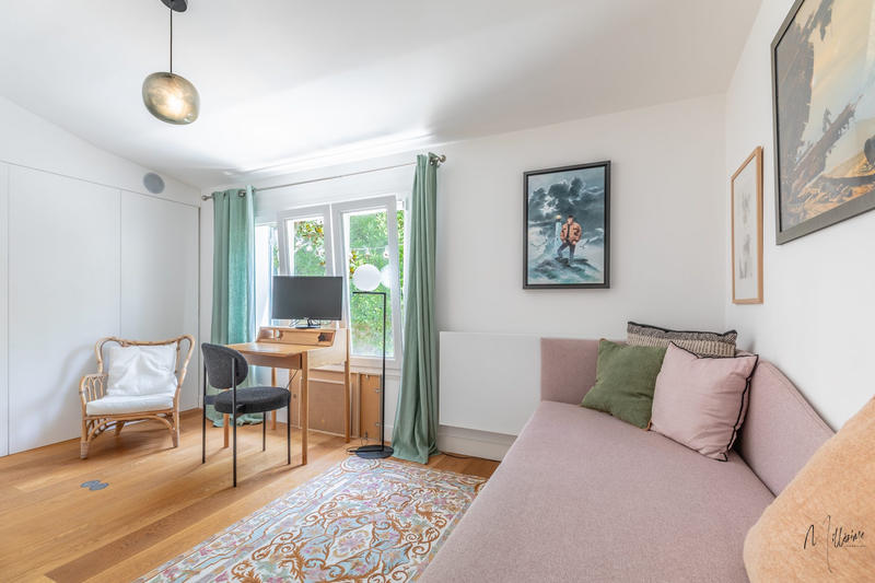 Maison - 275 m² - 10 pièces