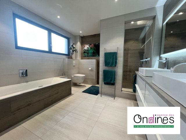 Maison - 111 m² - 5 pièces