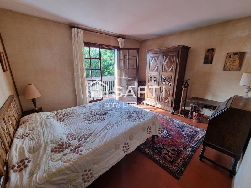 Maison - 224 m² - 8 pièces