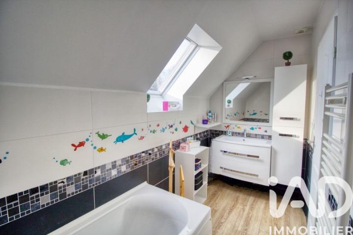 Maison - 128 m² - 7 pièces