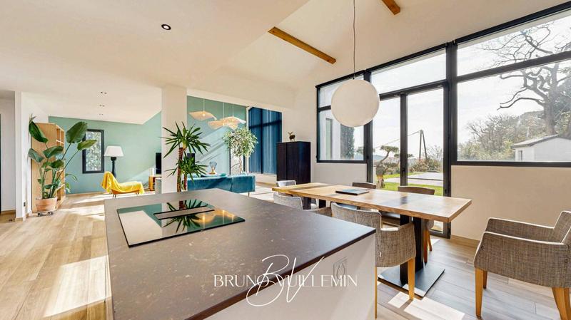 Villa - 198 m² - 8 pièces