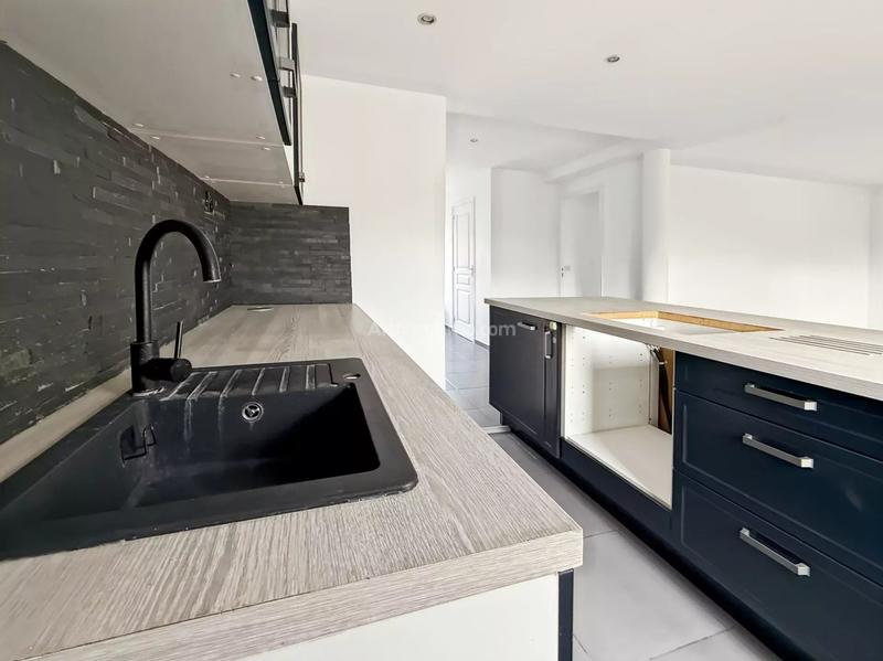 Appartement - 90 m² - 4 pièces