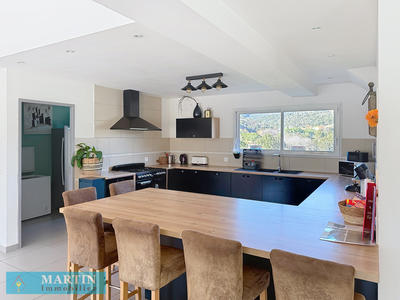 Villa - 250 m² - 10 pièces