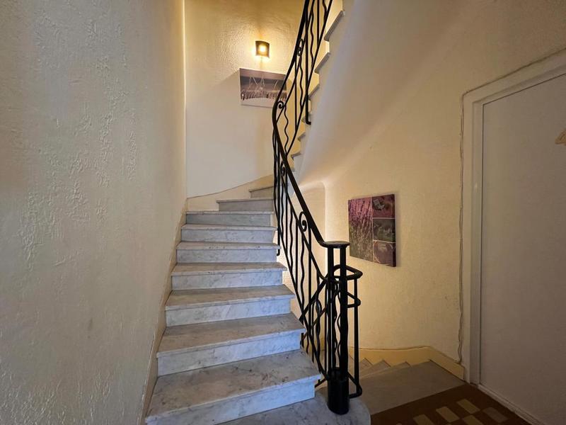 Maison - 250 m² - 11 pièces