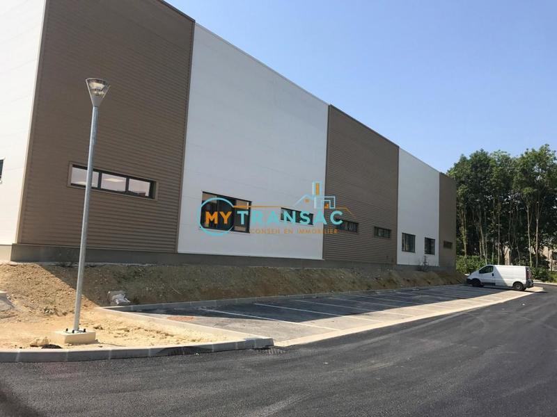 Local d'activités - 221 m²