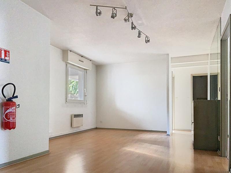 Local d'activités - 101 m² - 5 pièces