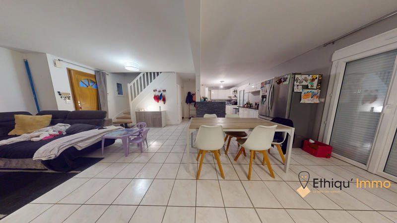 Maison - 98 m² - 6 pièces