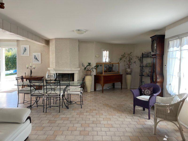 Villa - 300 m² - 10 pièces