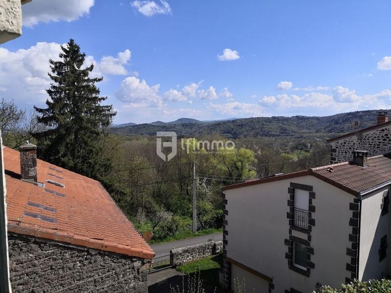 Maison - 198 m² - 10 pièces