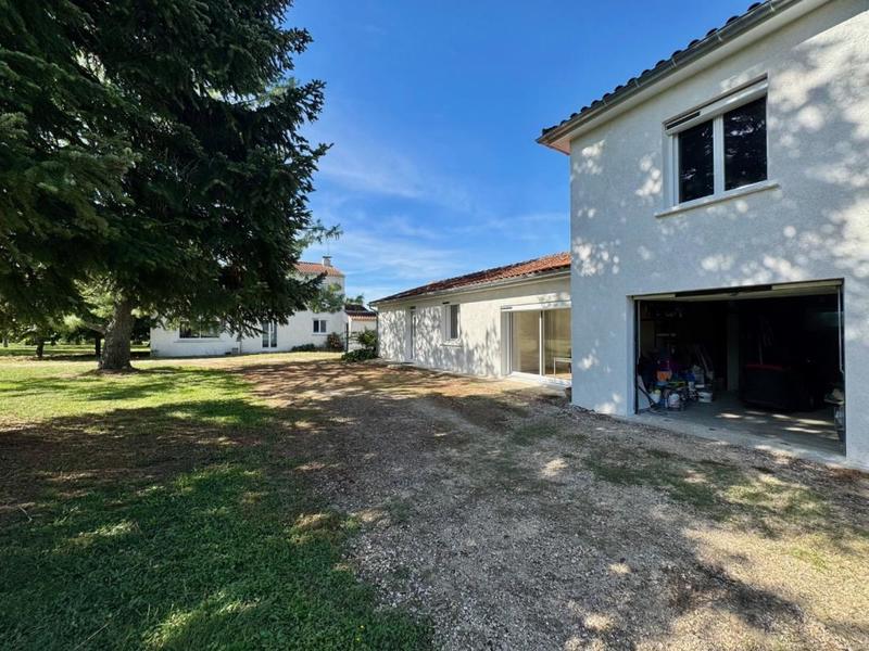 Maison - 204 m² - 10 pièces