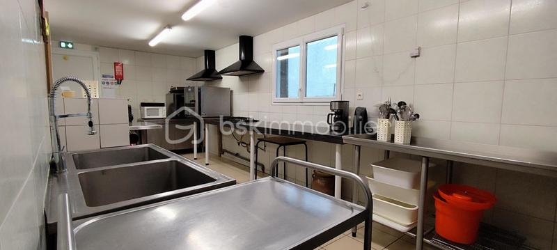 Propriété - 325 m² - 11 pièces