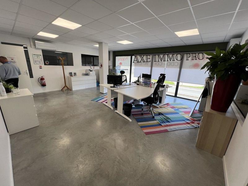 Bureau - 150 m² - 6 pièces