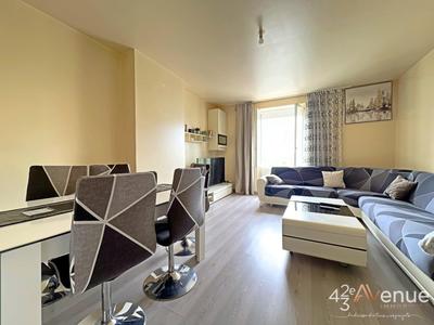 Appartement - 97 m² - 4 pièces