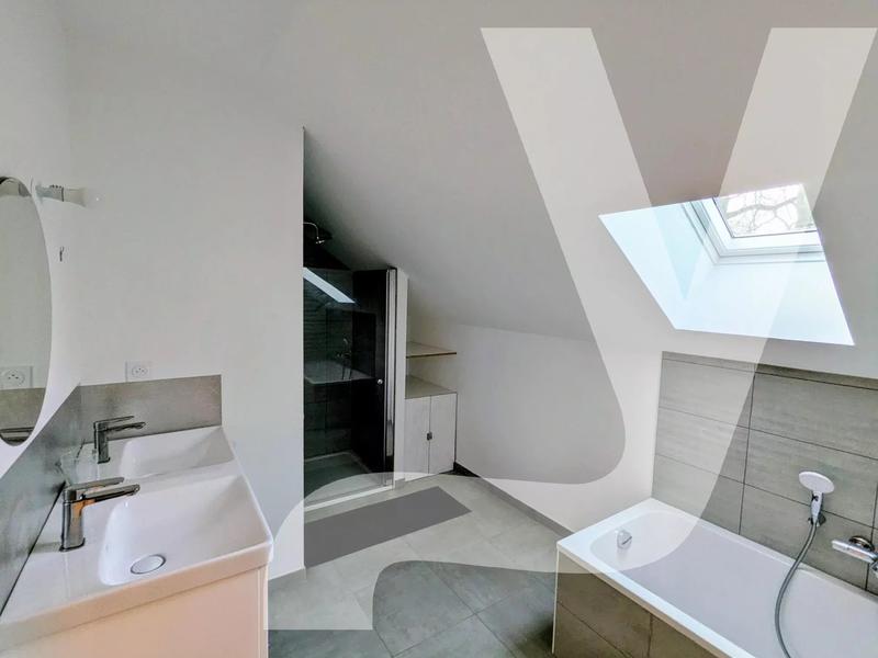 Maison - 100 m² - 6 pièces