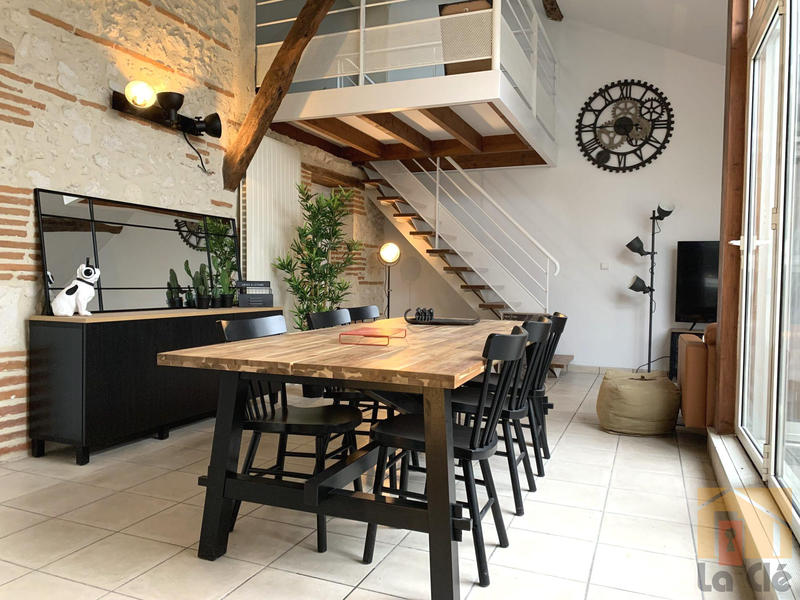 Appartement - 230 m² - 10 pièces