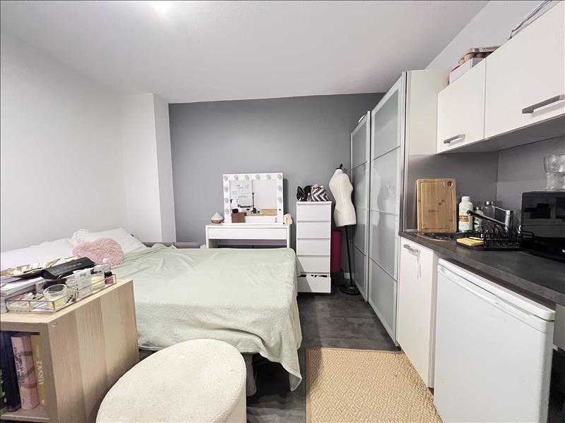 Studio - 25 m² - 1 pièce