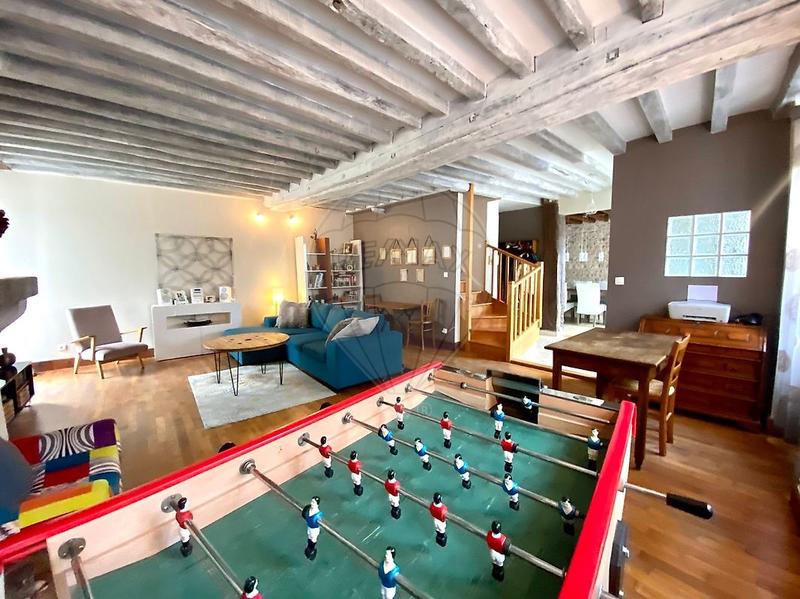 Maison - 239 m² - 7 pièces