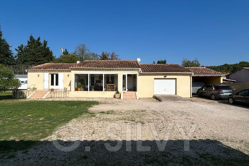 Maison - 206 m² - 8 pièces
