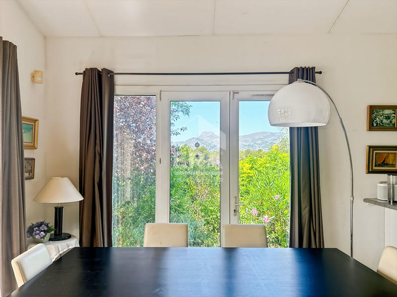 Villa - 315 m² - 6 pièces