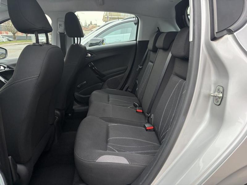 Peugeot 208 1.2 VTi 82 Active - 4 options incluses