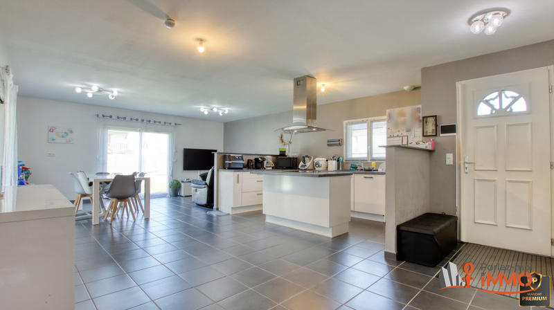 Maison - 111 m² - 5 pièces