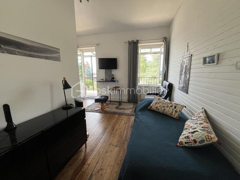 Demeure - 252 m² - 11 pièces