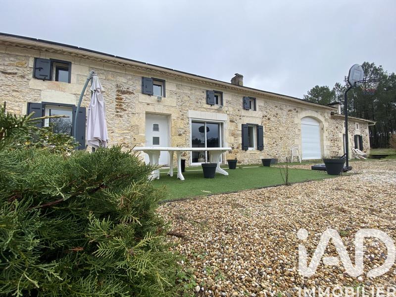 Maison - 200 m² - 8 pièces