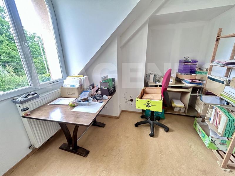 Maison traditionnelle - 165 m² - 7 pièces