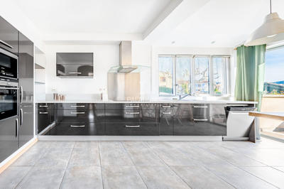 Maison - 196 m² - 6 pièces